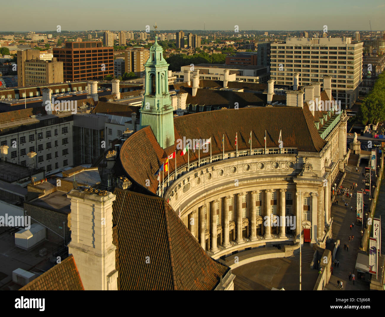 County hall roof london hi-res stock photography and images - Alamy