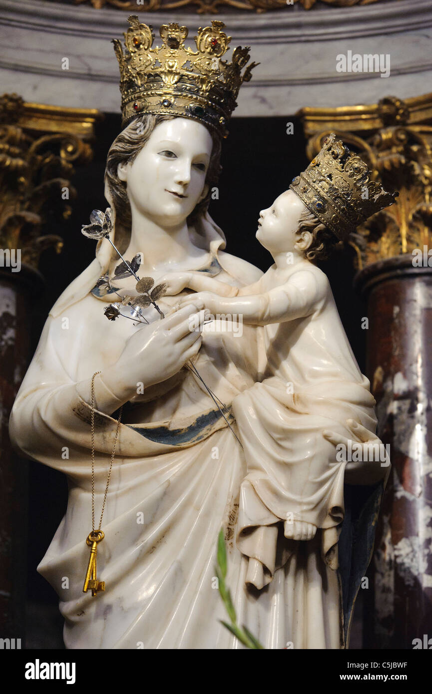 Statue madonna trapani hi-res stock photography and images - Alamy