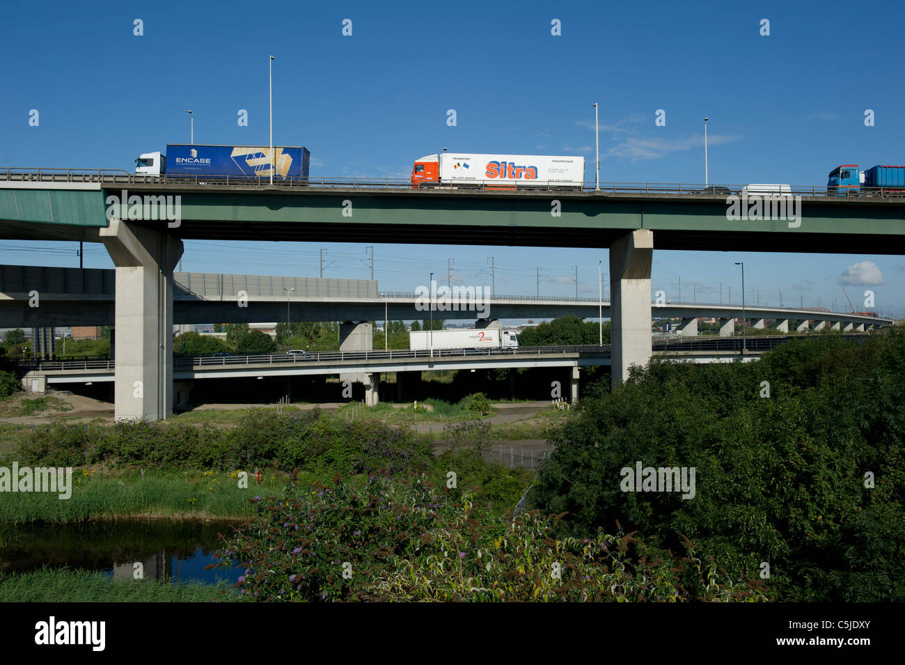 Three way traffic. Two directions of traffic using Dartford River