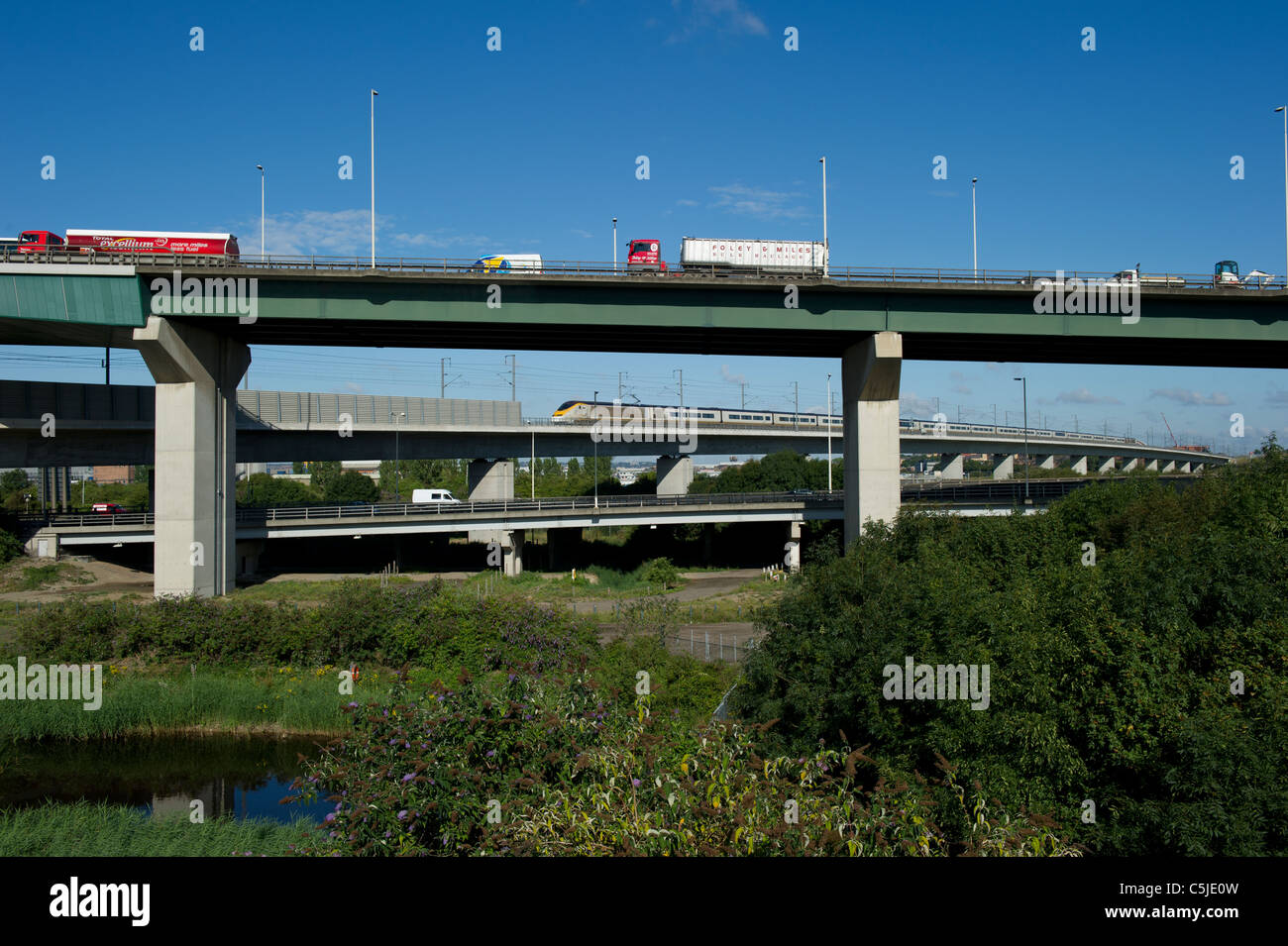 Three way traffic. Two directions of traffic using Dartford River