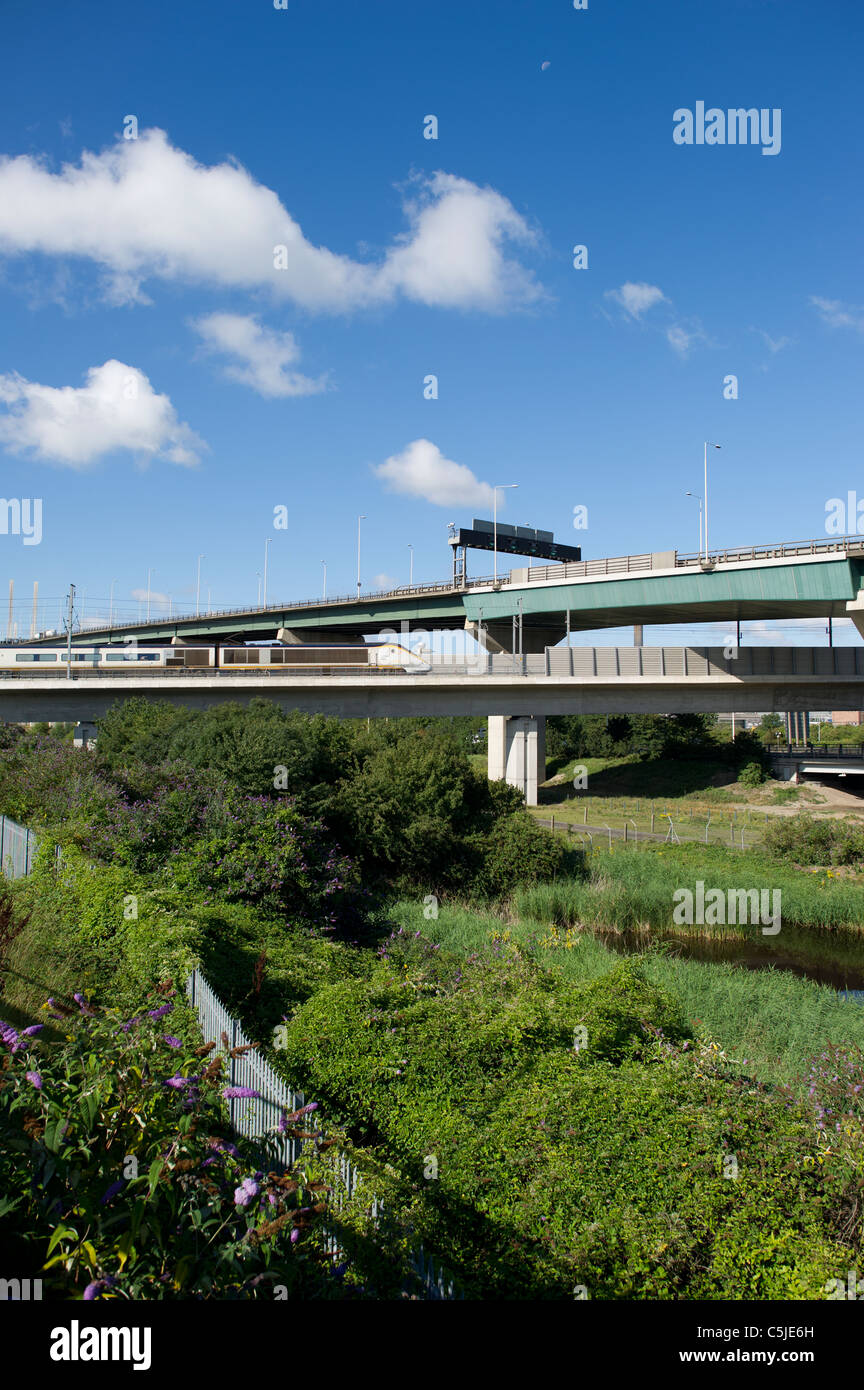 Three way traffic. Two directions of traffic using Dartford River