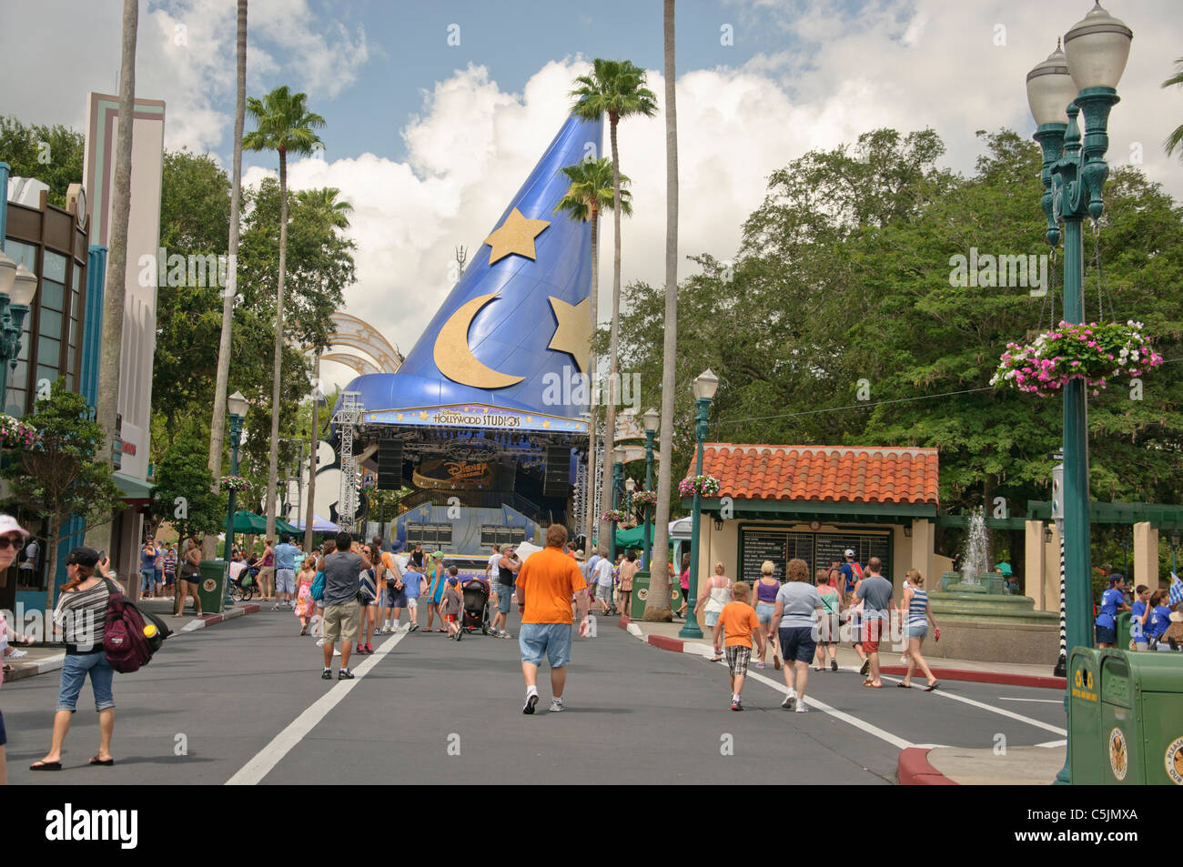 mickey's hat at hollywood studios