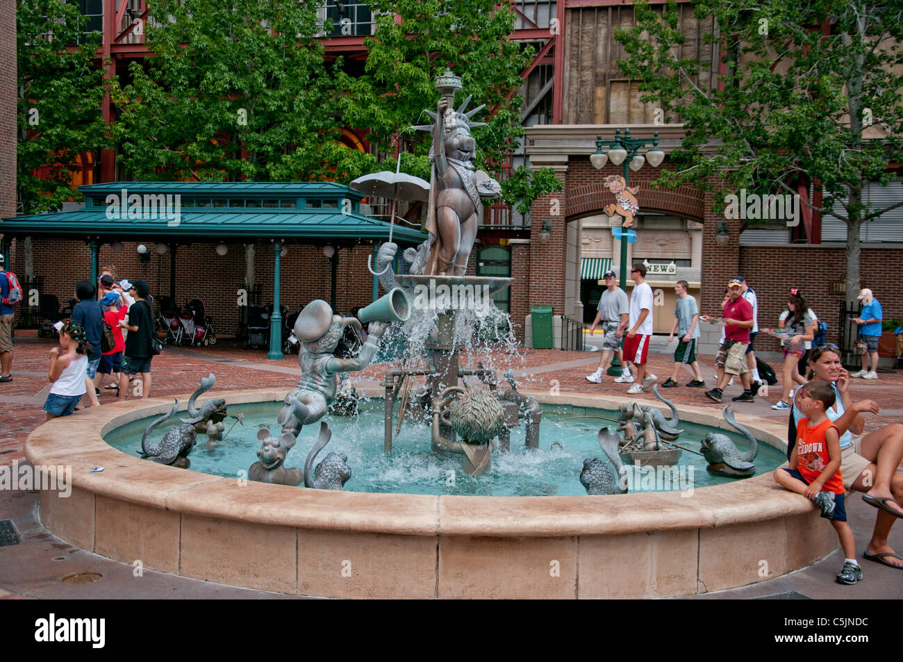 fountains around hollywood studios orlando florida Stock Photo Alamy