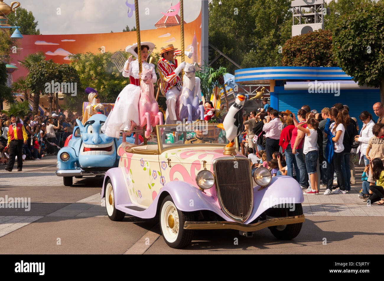 The Stars 'n' Cars parade with Mary Poppins at Disneyland Paris in ...