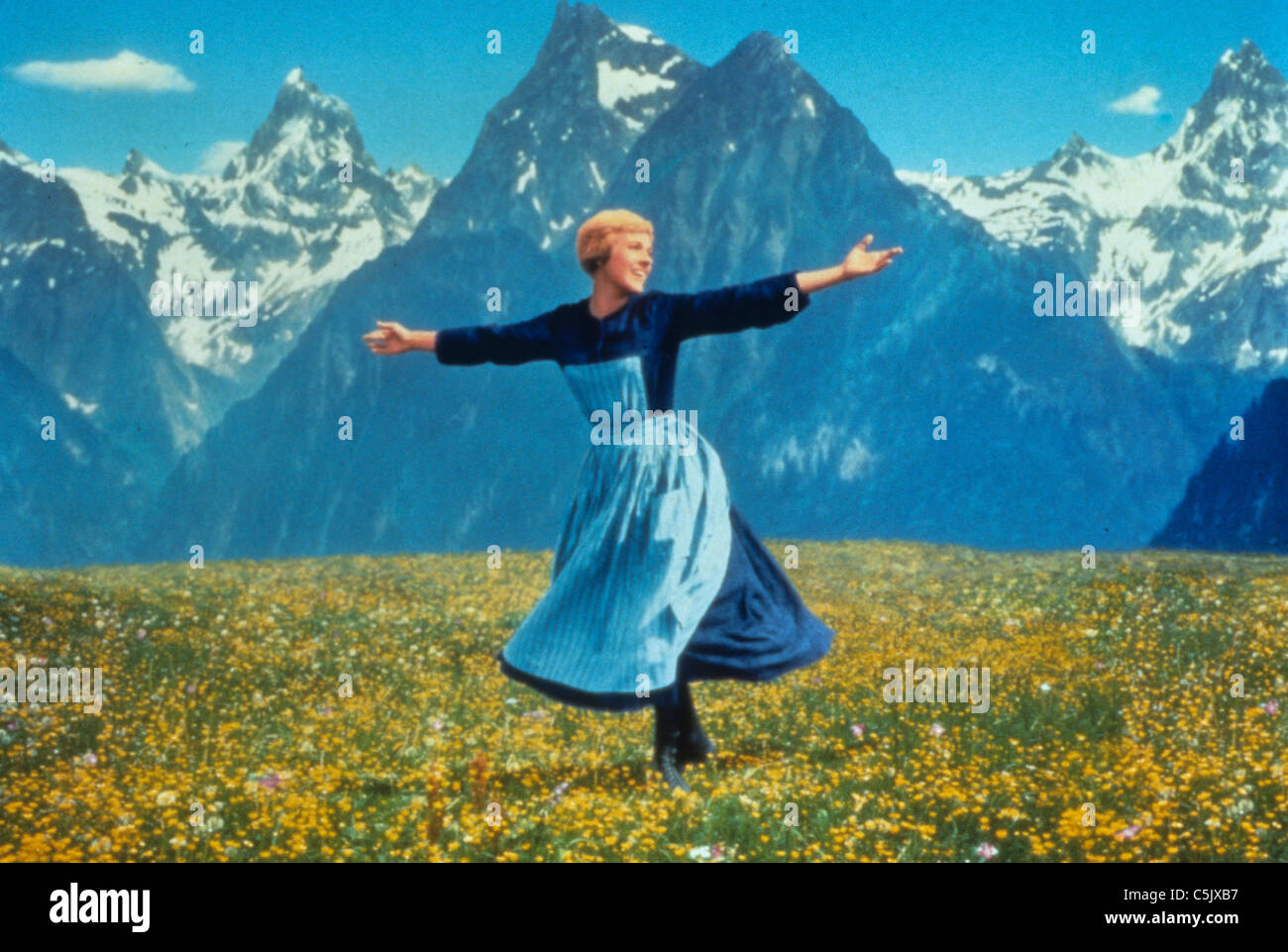 julie andrews in The Sound of Music,1965 Stock Photo Alamy
