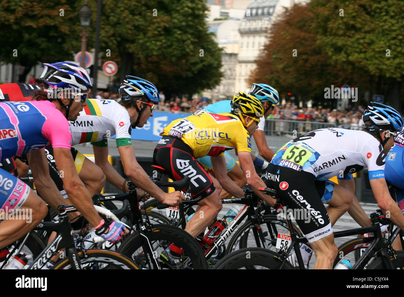 Cadel Evans in the yellow jersey on the Champs Elysses. Tour de France 2011 final stage Stock Photo