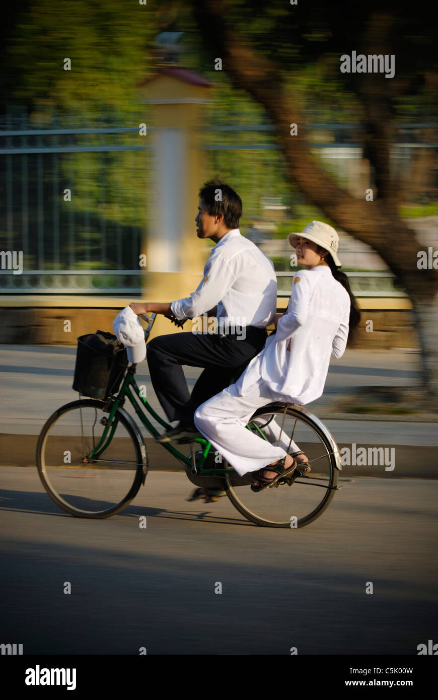 girls traditional bike