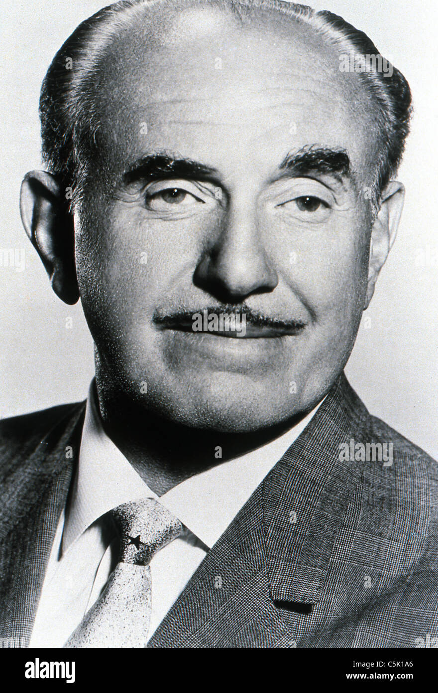 JACK L WARNER (PORTRAIT) 001 MOVIESTORE COLLECTION LTD Stock Photo