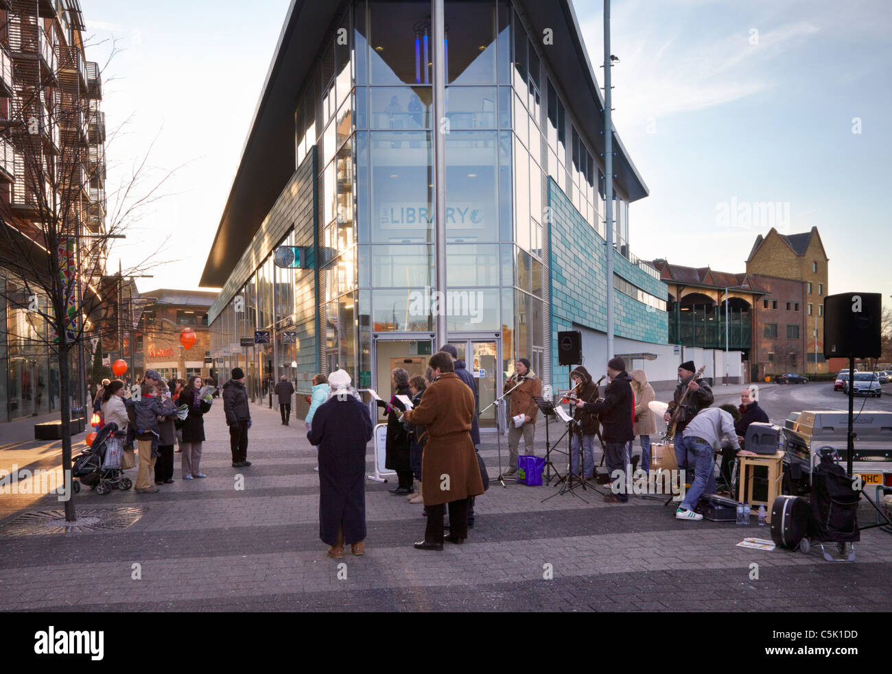 Walton on thames library hires stock photography and images Alamy