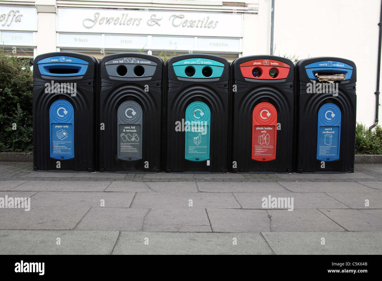 What Colour Bin Is Recycling Wolverhampton at Merle Petrucci blog
