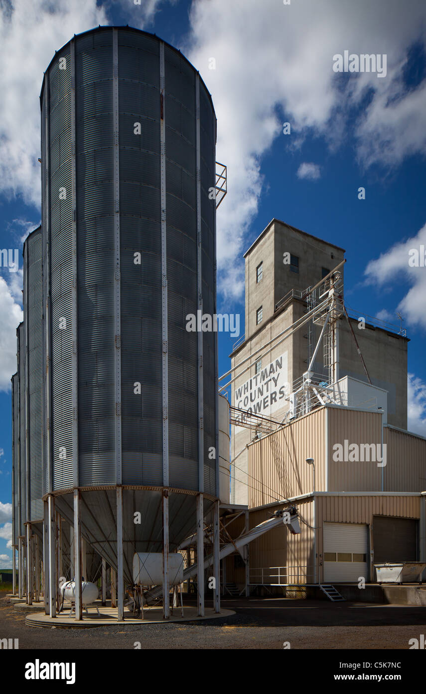 Grain silos and elevators in Steptoe, Washington Stock Photo