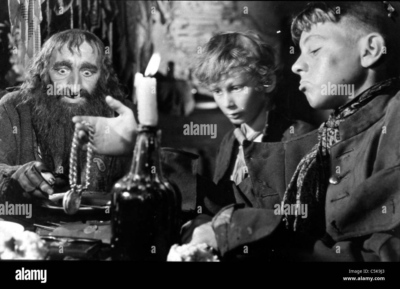 Oliver Twist  Year: 1948 UK Director : David Lean Alec Guinness, John Howard Davies Stock Photo
