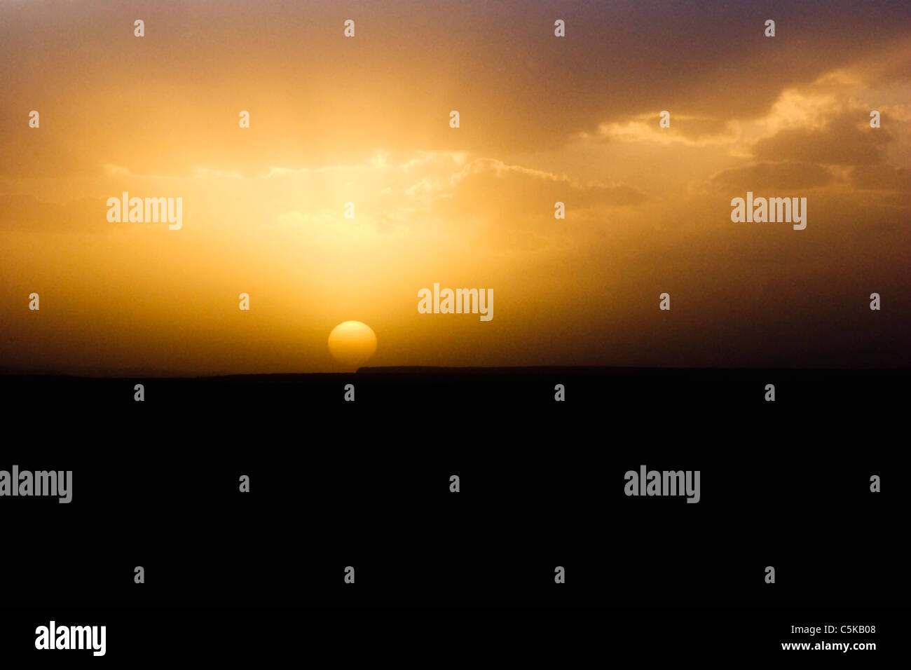 Horizontal rays hi-res stock photography and images - Alamy