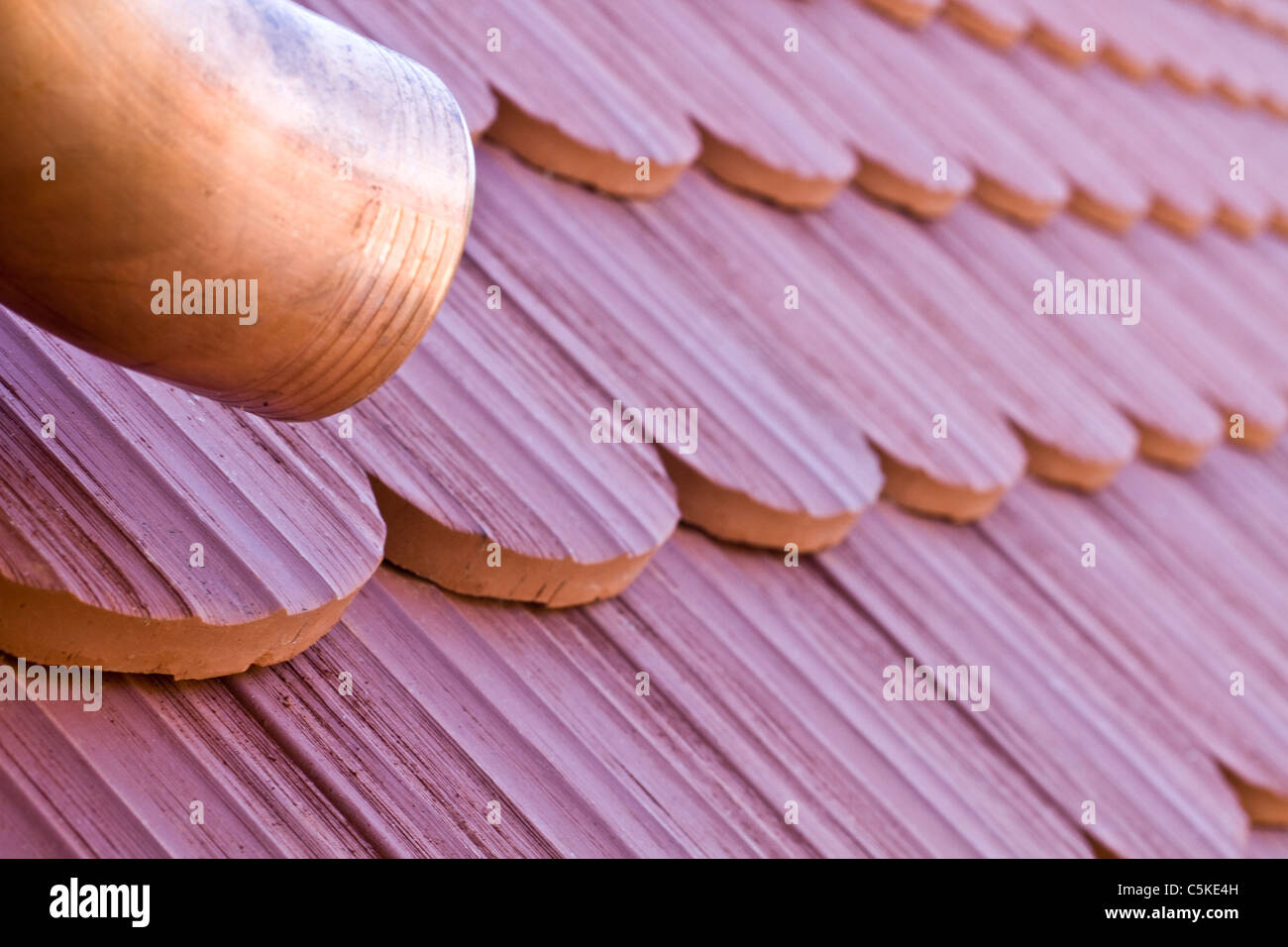Eaves gutter hires stock photography and images Alamy