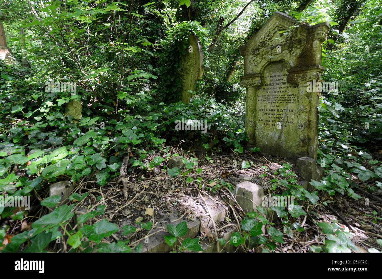 Tombstones at the Nunhead cemetery in London Stock Photo