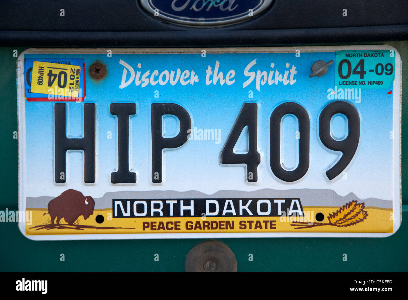 discover the spirit peace garden state north dakota vehicle license plate state usa Stock Photo