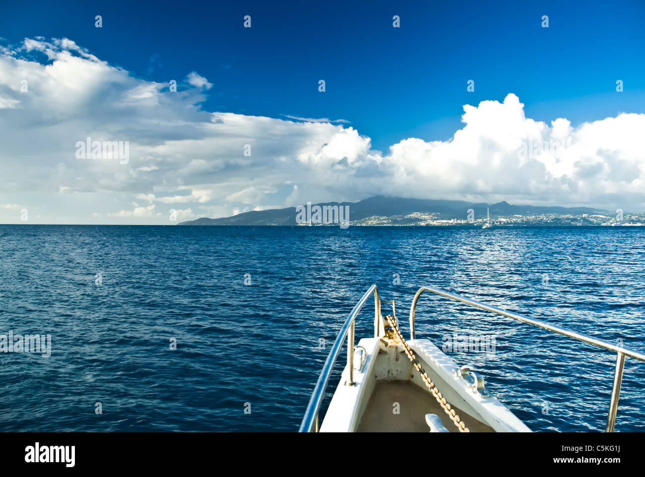 Martinique (French pronunciation: [maʁtinik]) is an island in the eastern  Caribbean Sea, with a land area of 1,128 km2 Stock Photo - Alamy, image size:1300x962