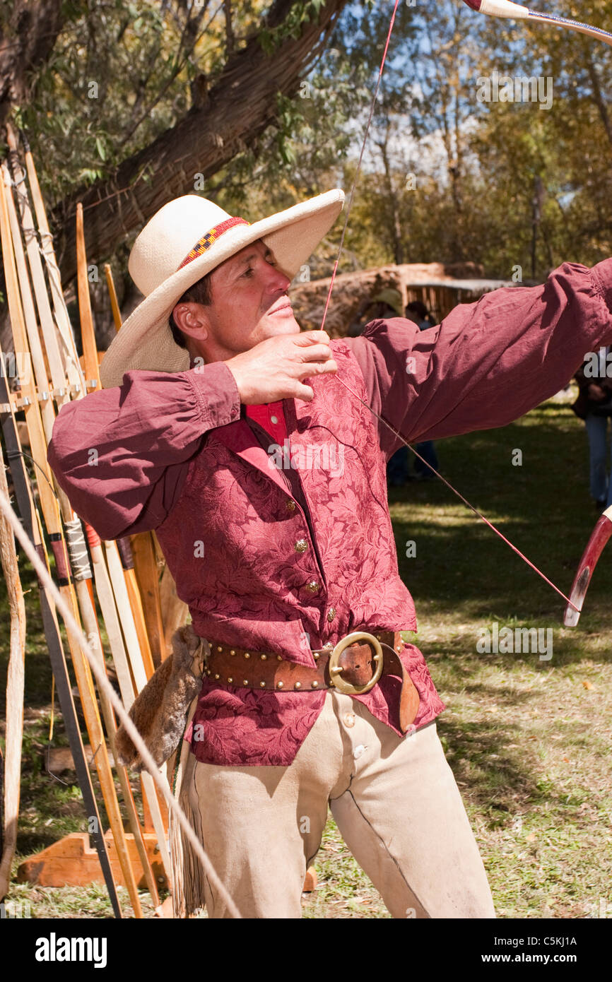 Charles Acuna bowmaker Stock Photo