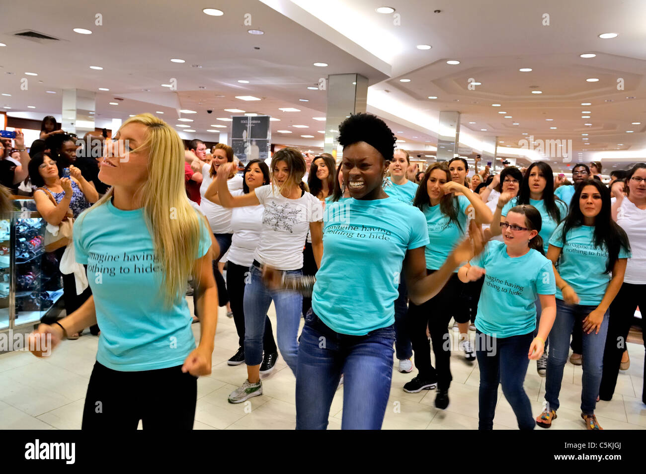 Flash Mob Dancing Macy S For Estee Lauder Roosevelt Field