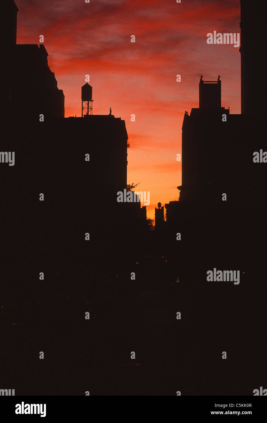 Silueta nyc skyline hi-res stock photography and images - Alamy