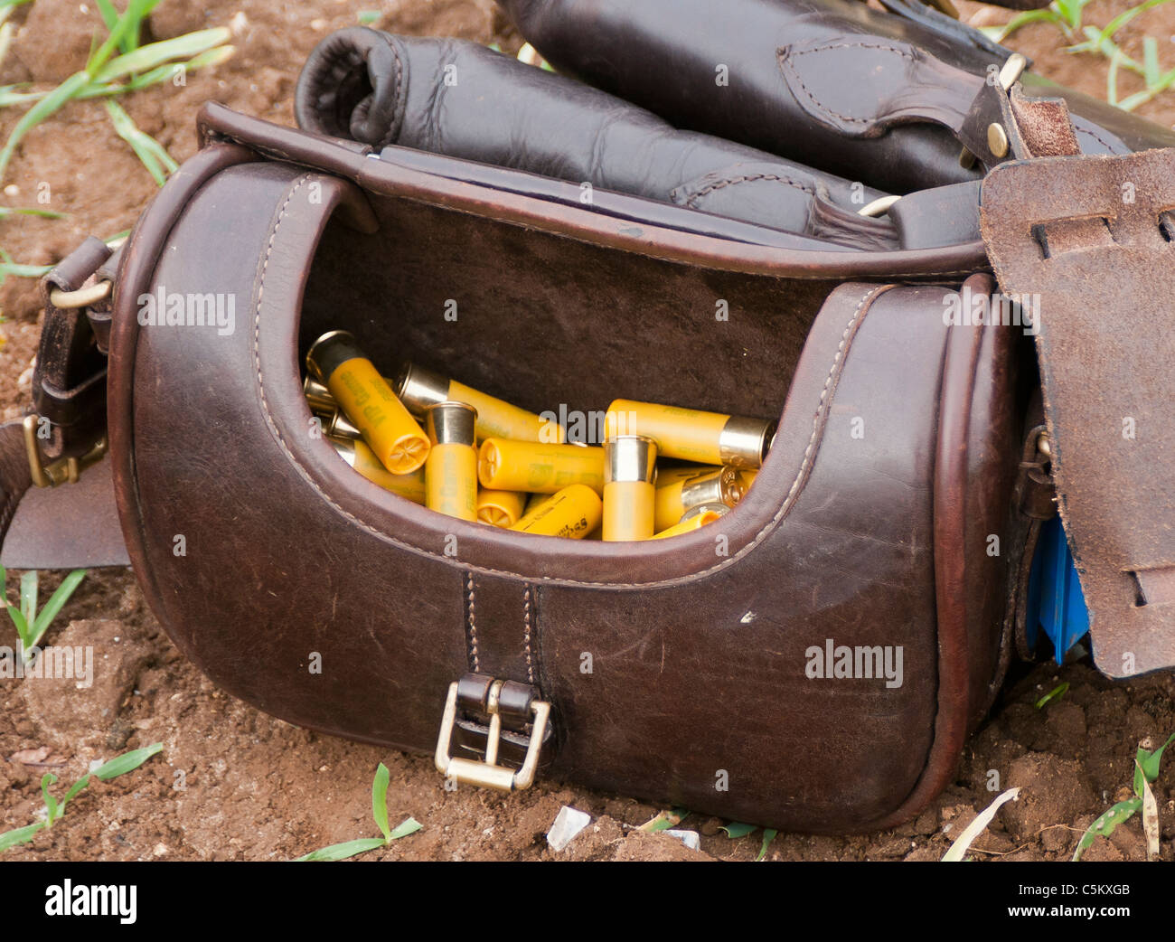 CARTRIDGES HAND MADE BROWN LEATHER SHOOTING CARTRIDGE BAG SATCHEL STORES 120