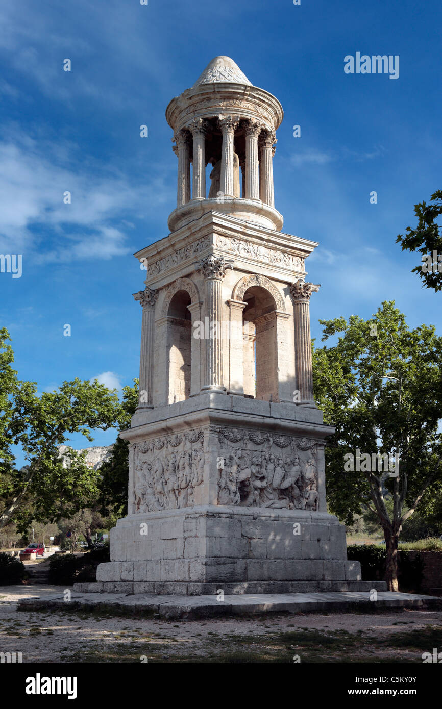 Saint remy les antiques hires stock photography and images Alamy