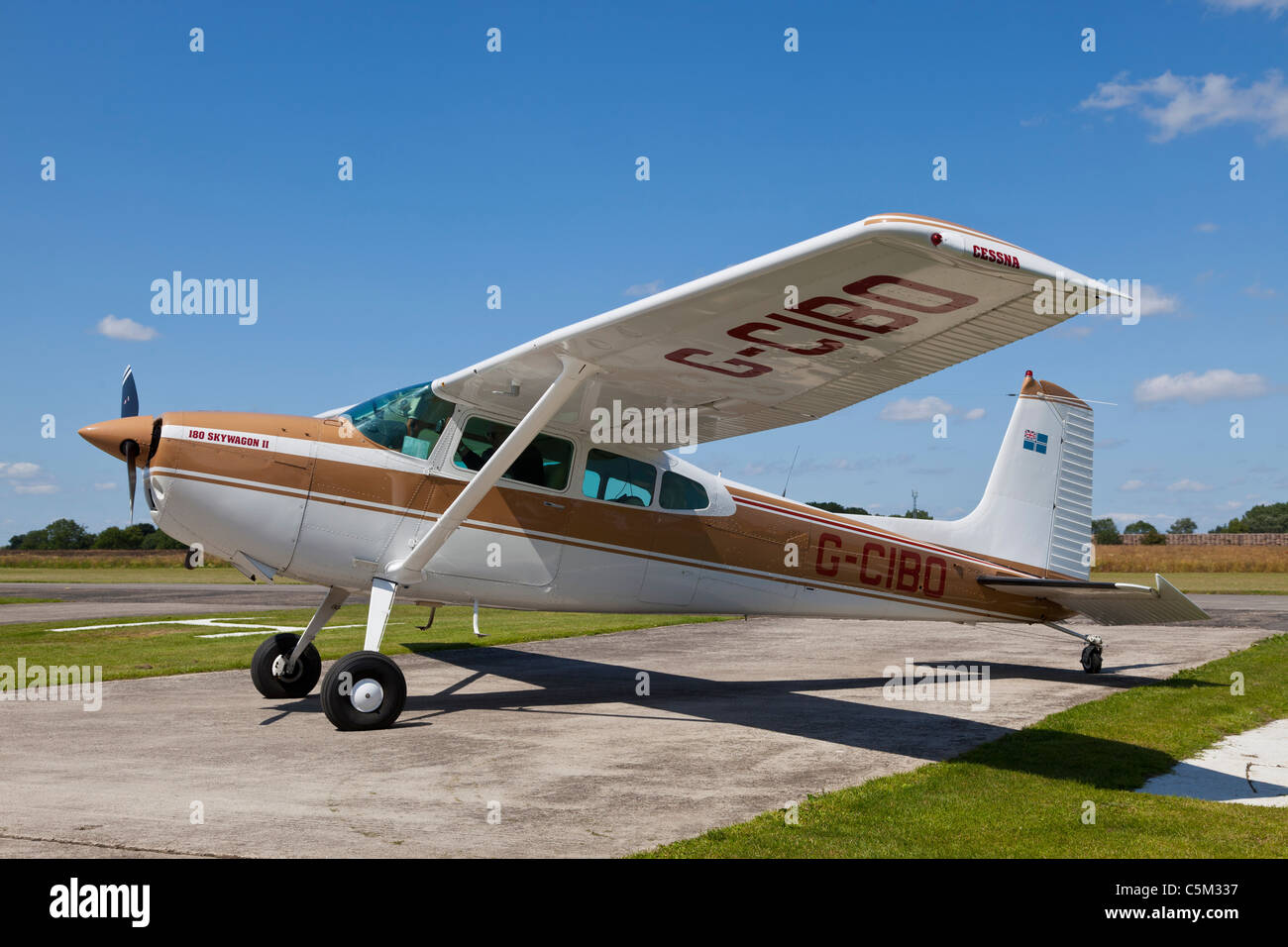 Cessna 180L Skywagon, reg G-CIBO, at Breighton Stock Photo