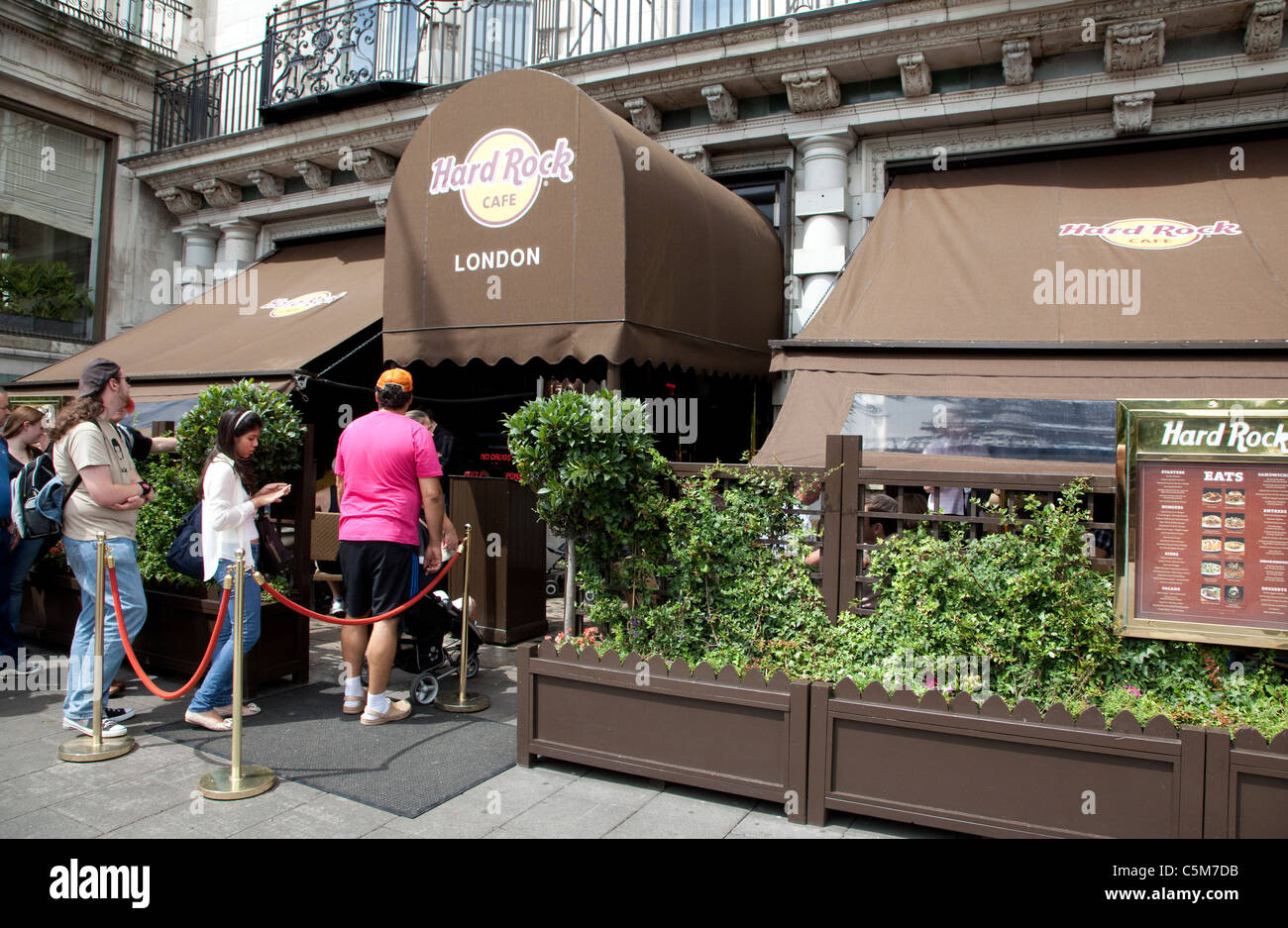 Queue Sign Cafe High Resolution Stock Photography And Images Alamy