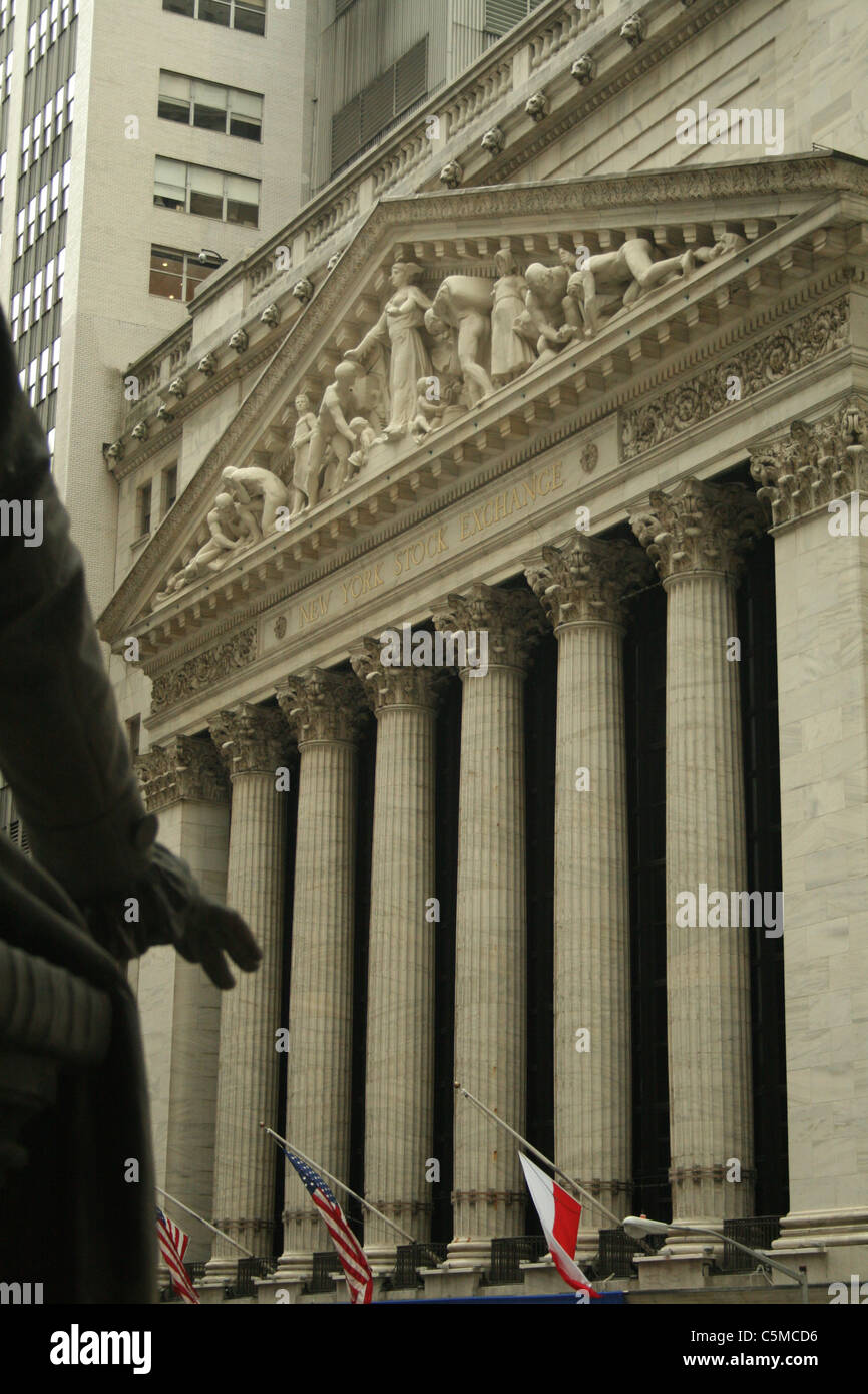 Wall Street New York Manhattan George Washington Statue Stock Photo - Alamy