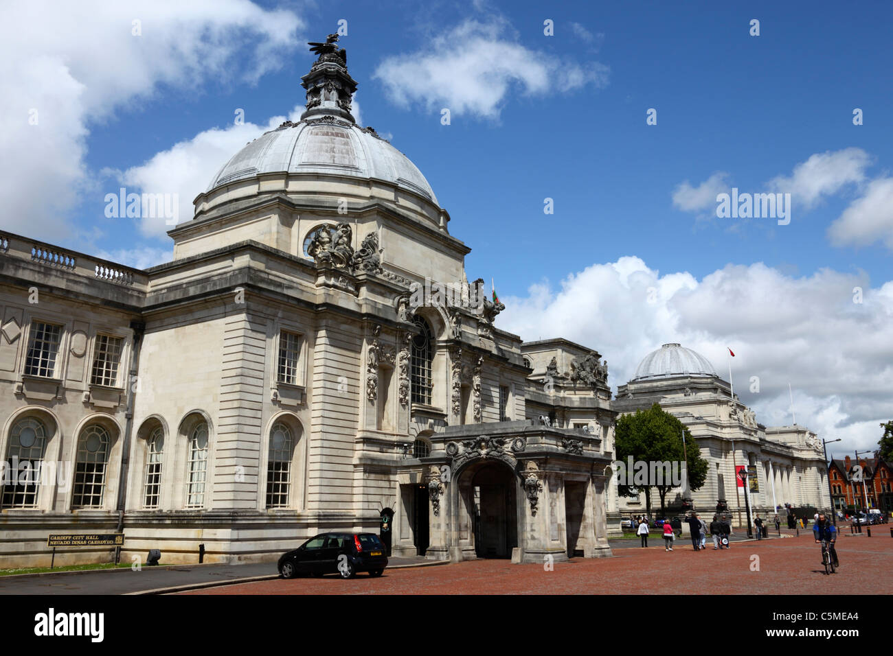 Cardiff city hall, National Museum in background, Cardiff, South Glamorgan, Wales, United Kingdom Stock Photo