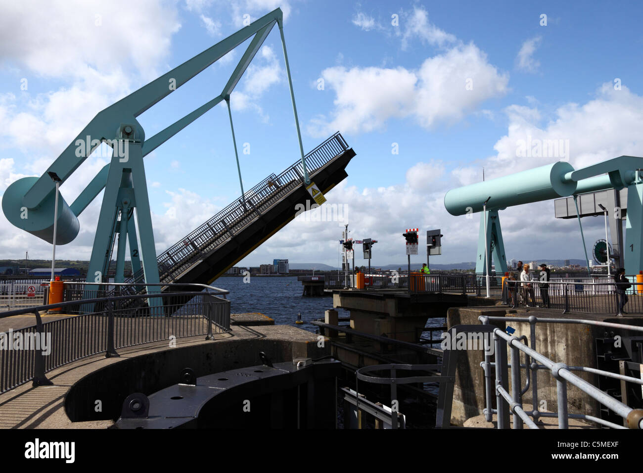 Raised bascule bridge hi-res stock photography and images - Alamy