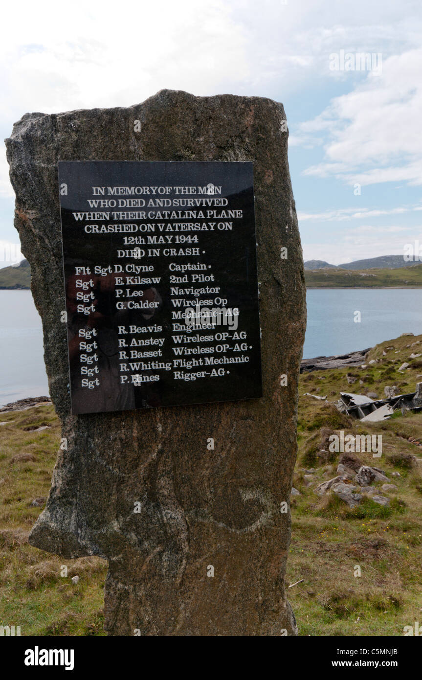 A memorial on the island of Vatersay to the victims and survivors of a Catalina Flying Boat crash during WWII in 1944. Stock Photo