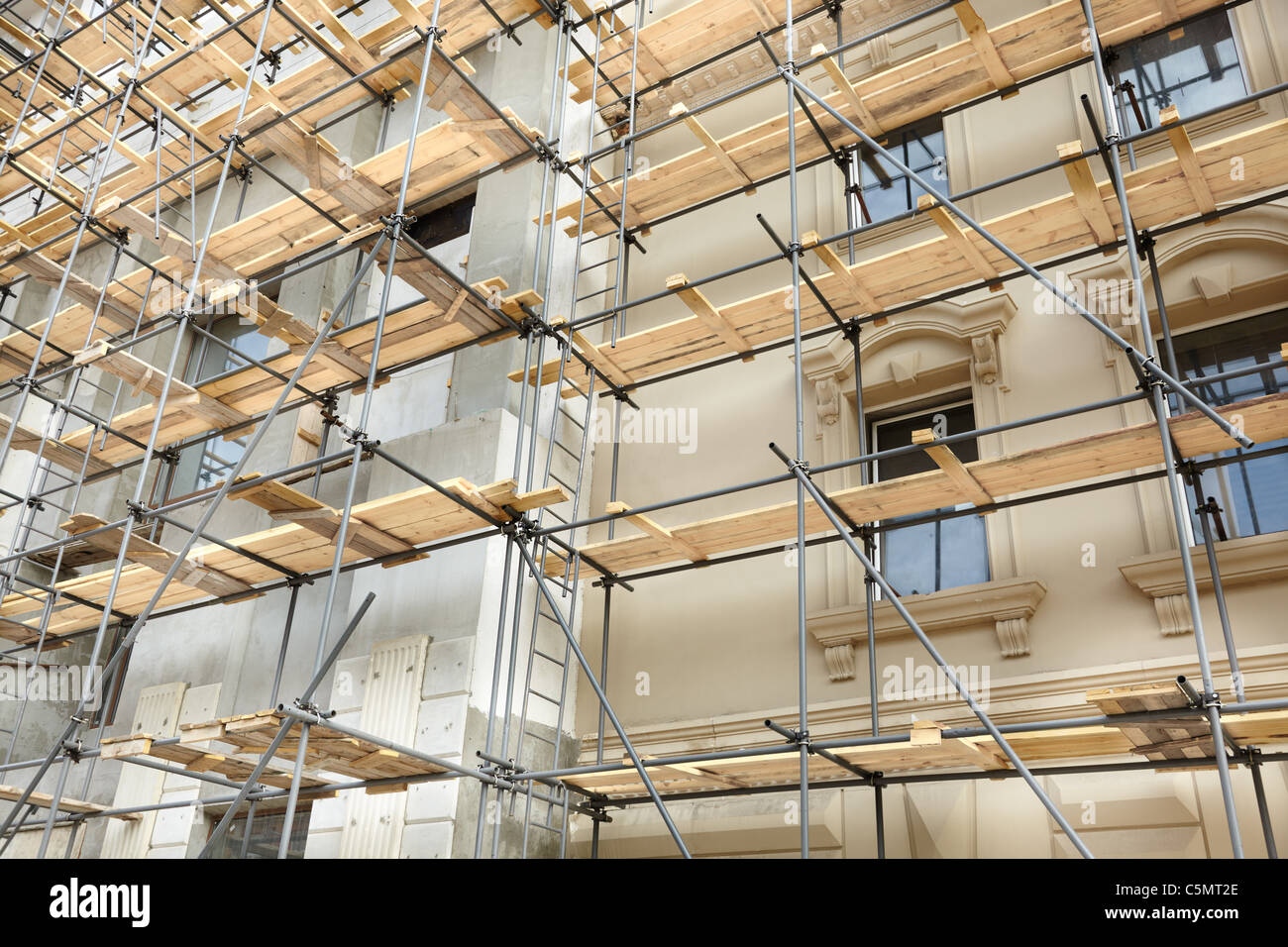 refurbishment of building with erecting scaffolding Stock Photo Alamy