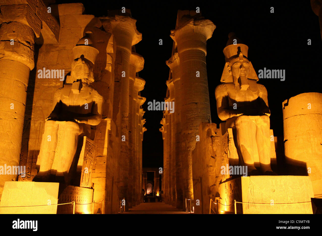 The court of king Ramses II - Luxor temple Stock Photo - Alamy