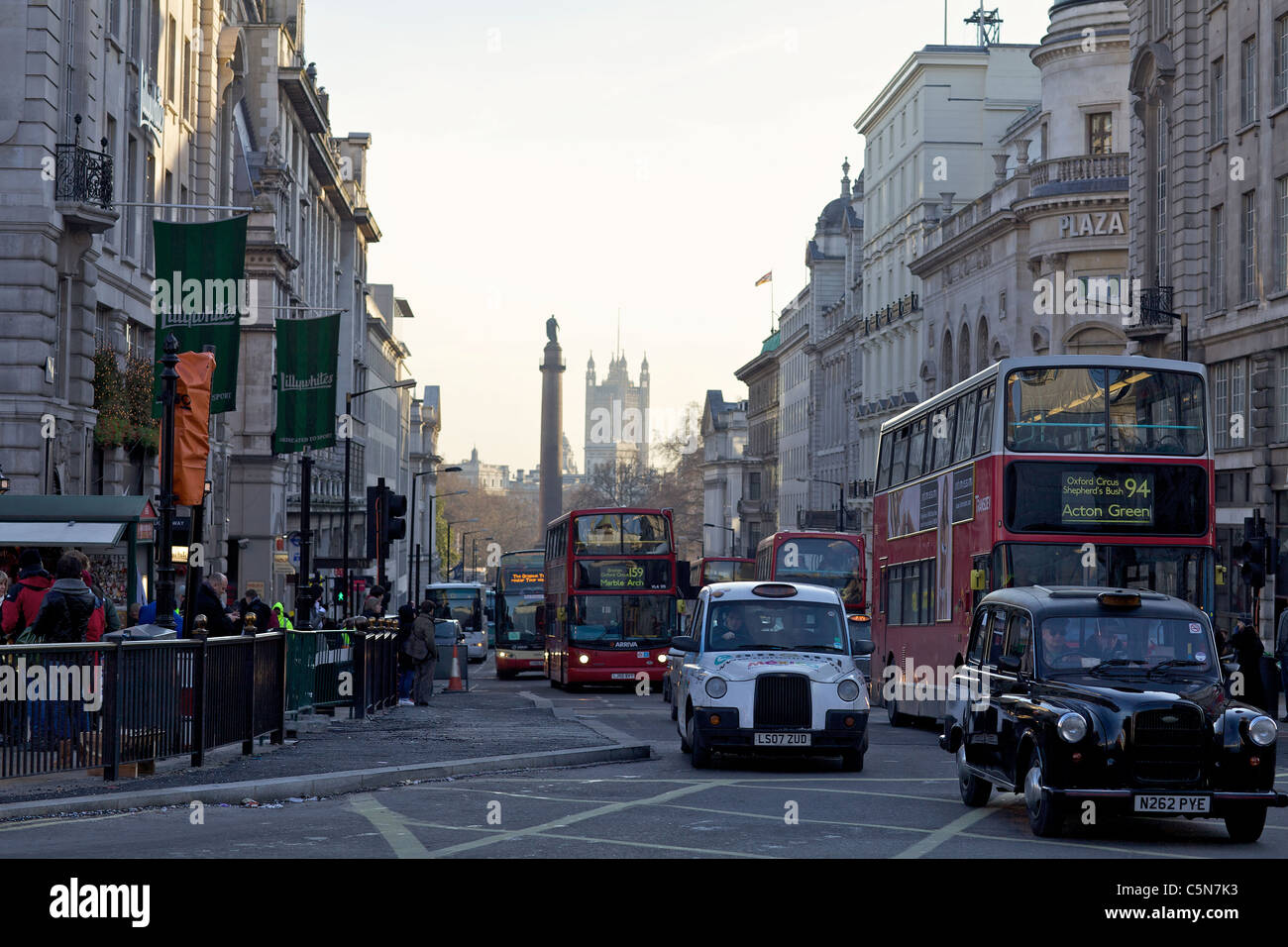 Famous intersection london hi-res stock photography and images - Alamy
