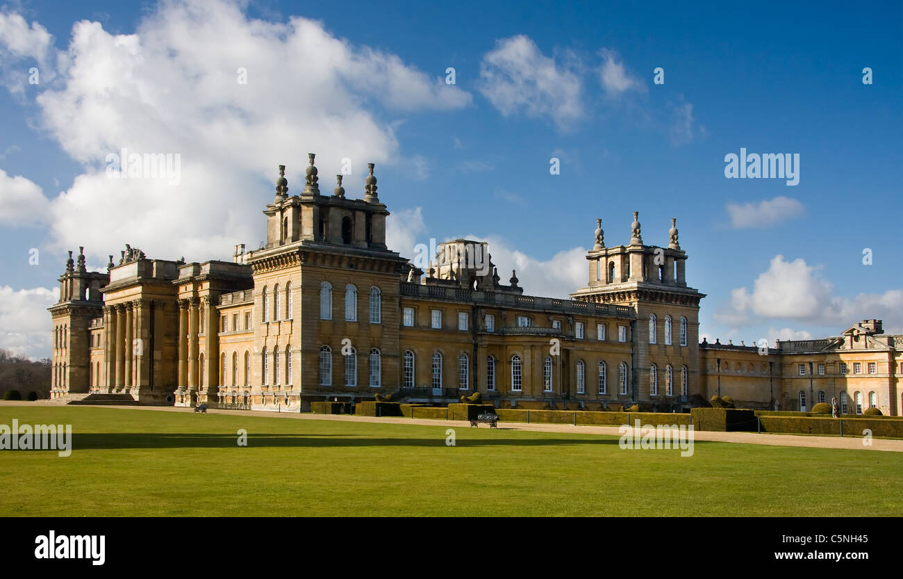 Blenheim palace winter hires stock photography and images Alamy