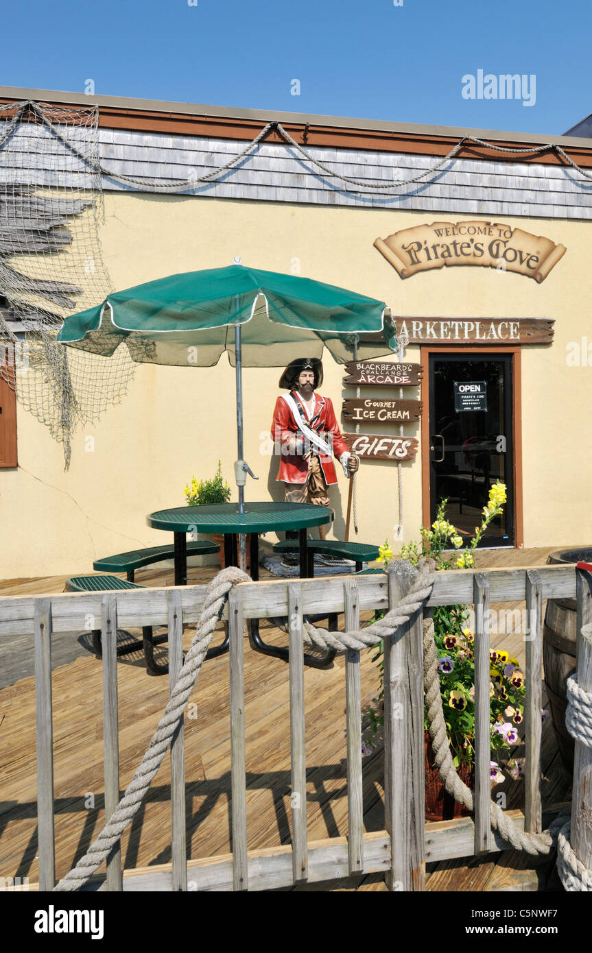 Exterior of a Yarmouth, Cape Cod arcade and souvenir shop Pirates Cove