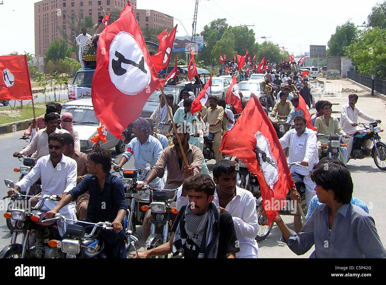 Jeay sindh qaumi mahaz hi-res stock photography and images - Alamy Jeay sindh qaumi mahaz hi-res stock photography and images - Alamy