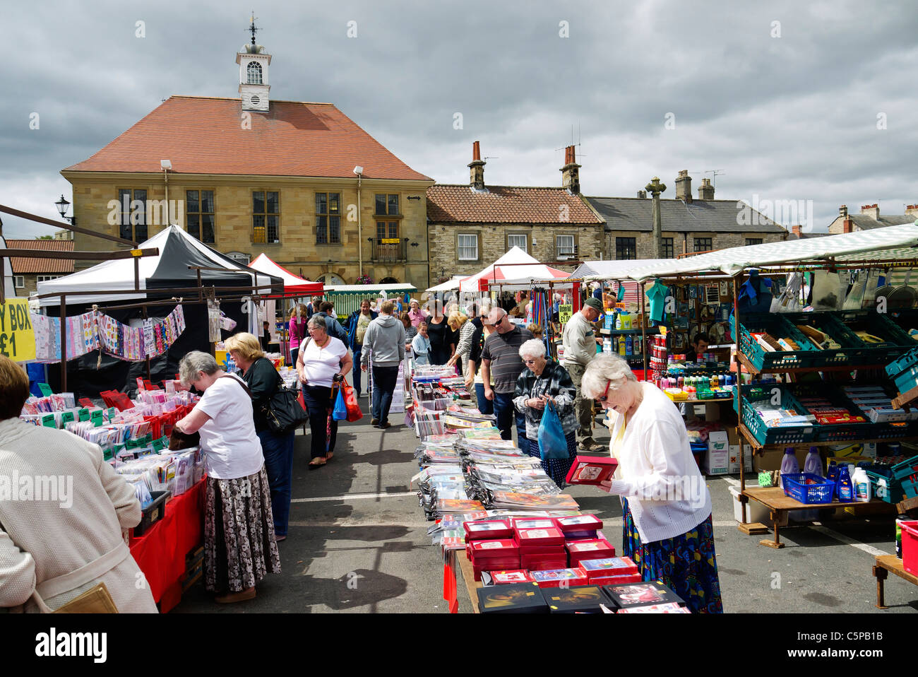 Helmsley market square yorkshire hires stock photography and images