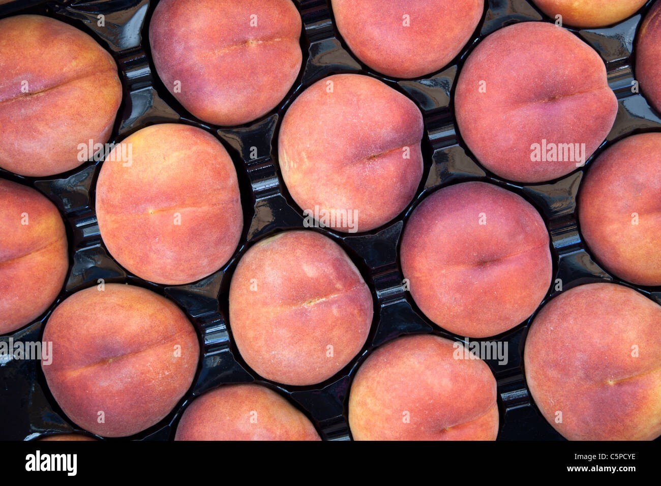 Peaches 'Sweet Sue', farmer's market. Stock Photo