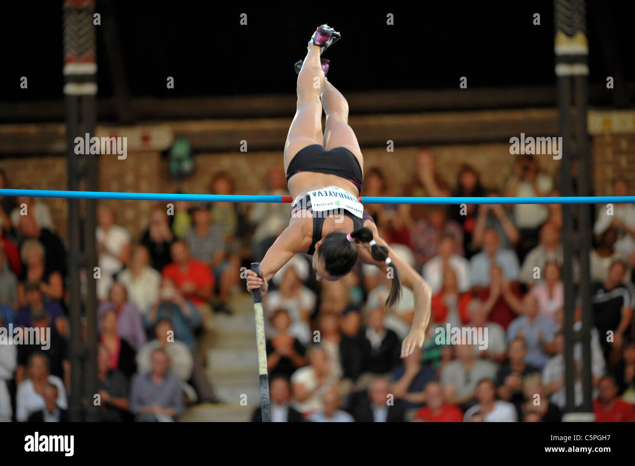 Kuchli erkak bilan jinsiy aloqa U tildan kelgan