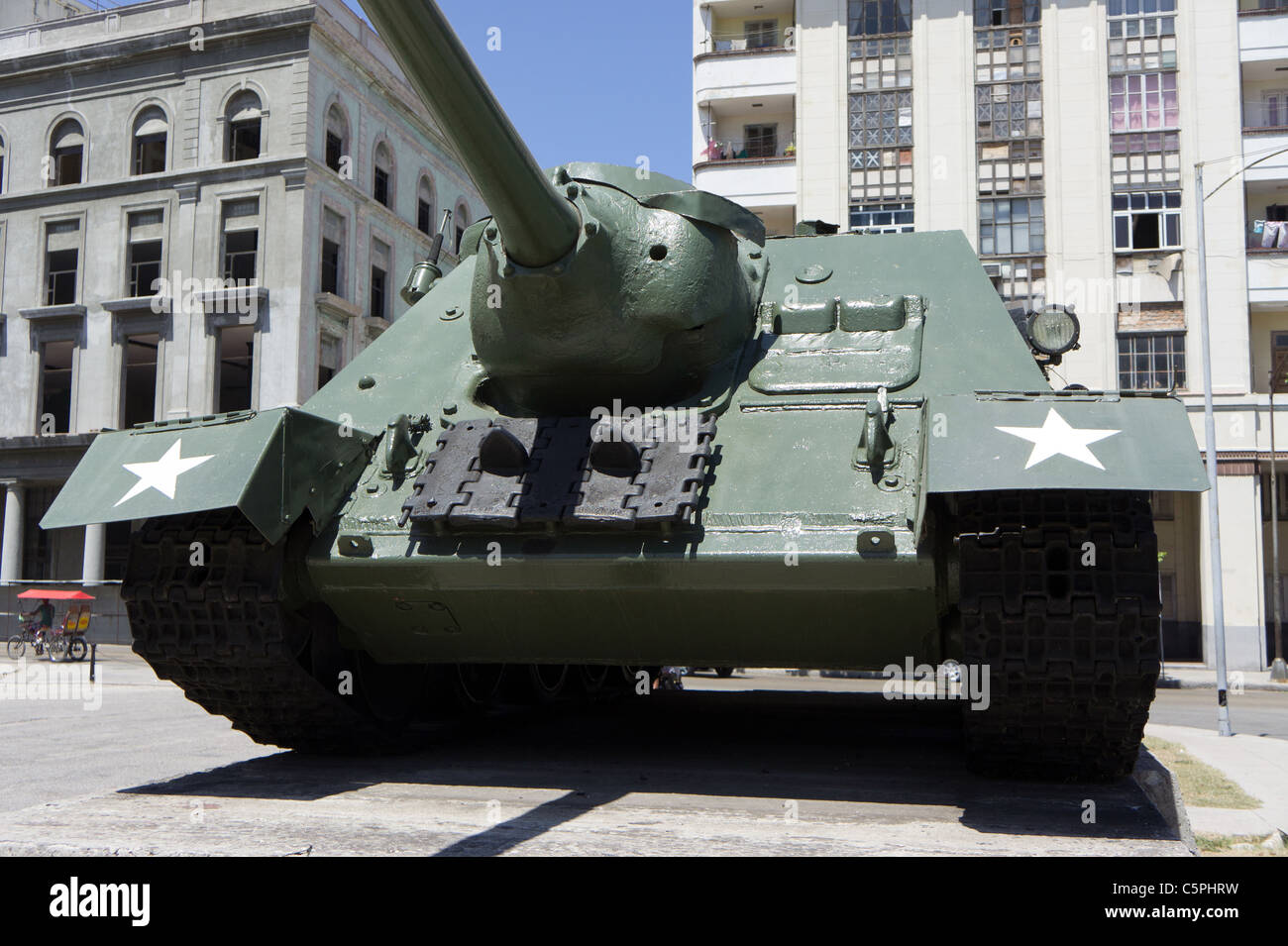 The SU-100 tank that Fidel Castro directed the victory in the Bay of Pigs invasion. Outside the Museum of the Revolution, Havana Stock Photo