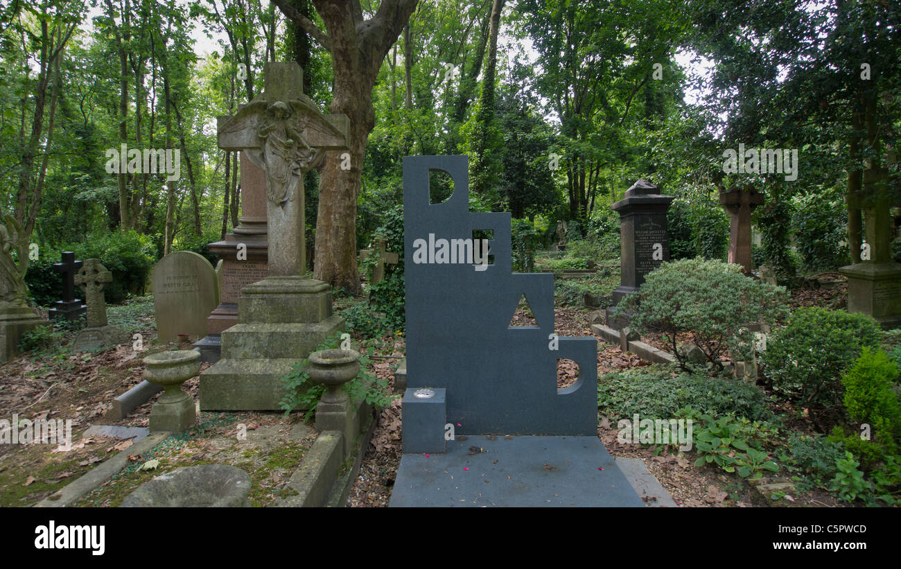 Gravestone in London, England Stock Photo Alamy