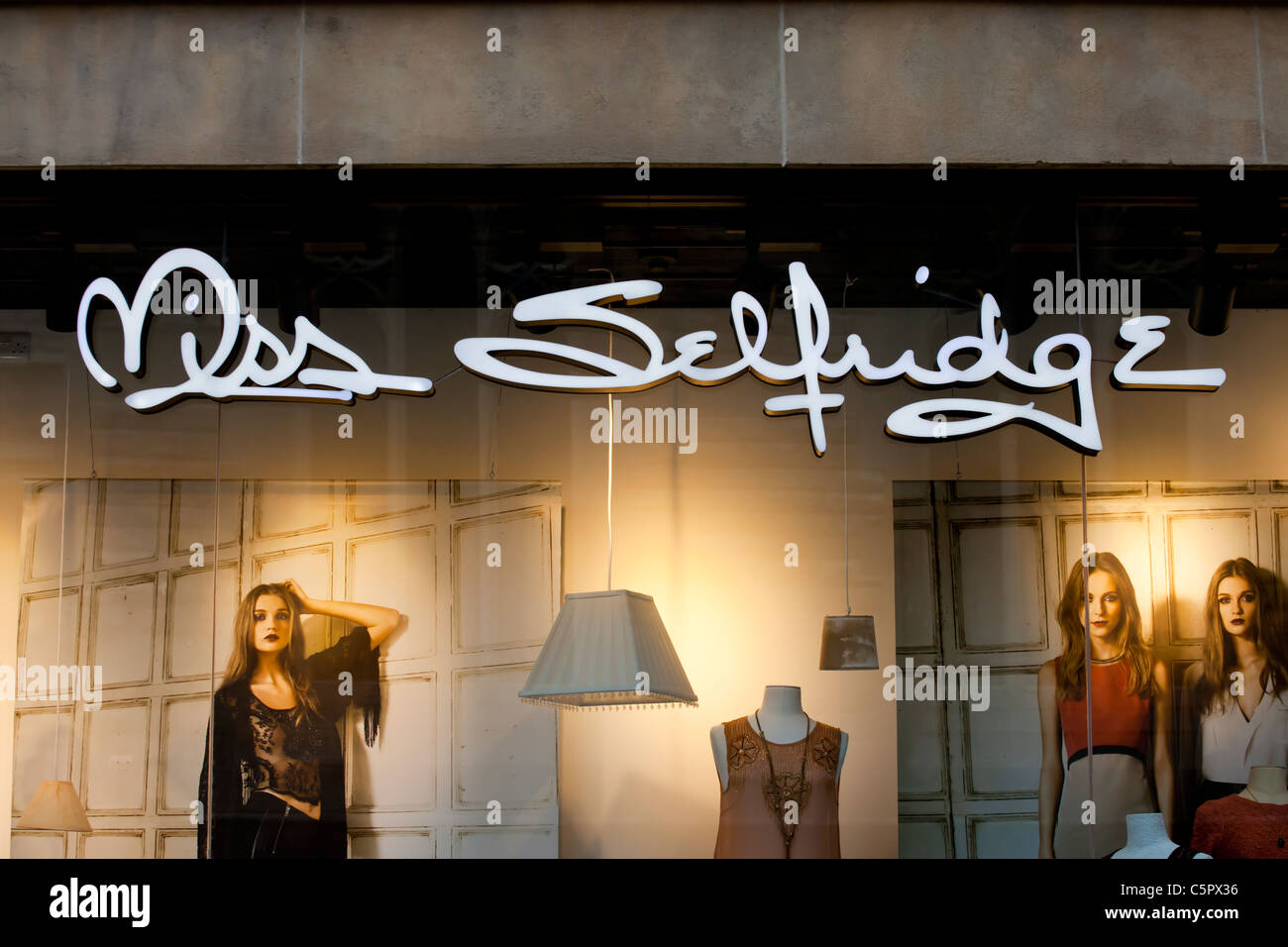 Miss selfridge hi-res stock photography and images - Alamy