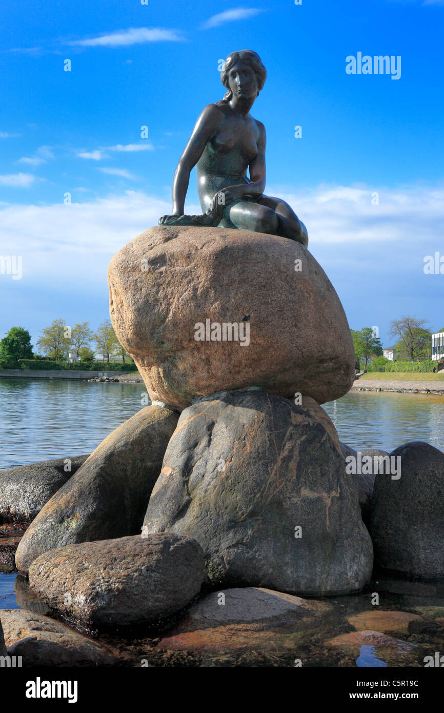 Sculptor edvard eriksen 1913 hi-res stock photography and images - Alamy