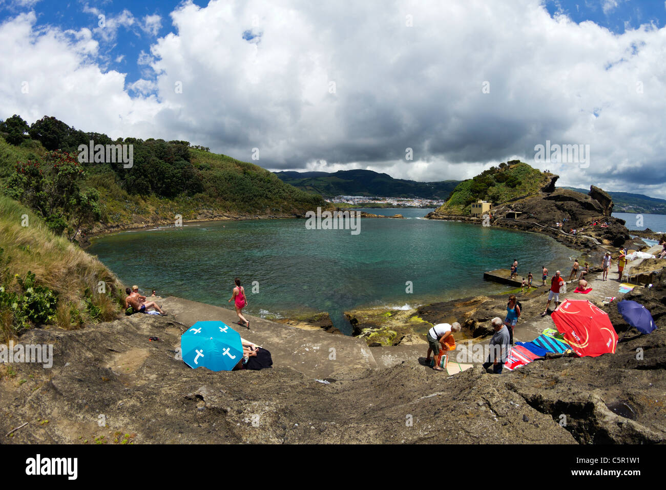 Ilhéu Vila Franca, a volcanic crater lagoon islet off the coast at Vila Franca do Campo, São Miguel island, Azores. Stock Photo
