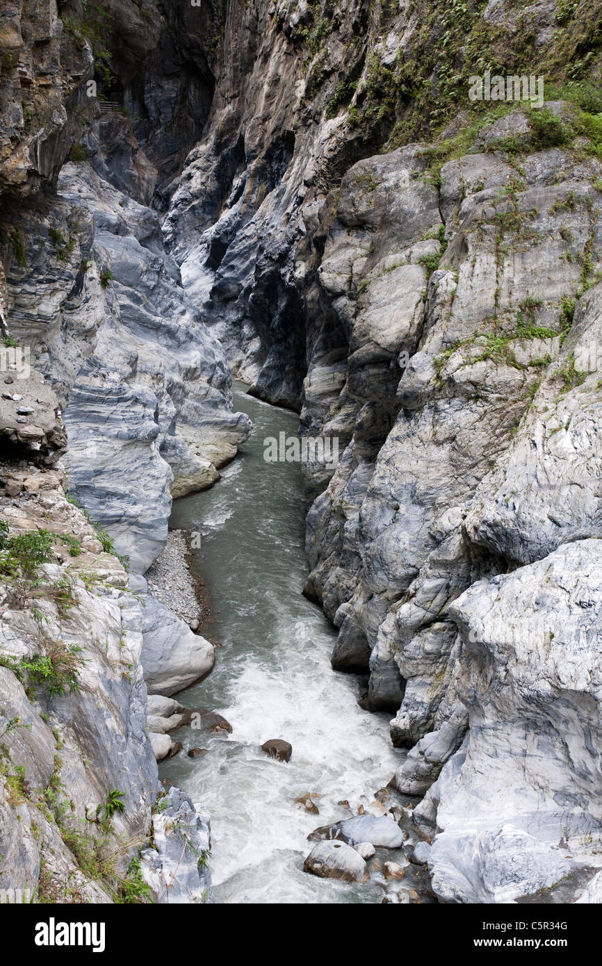Stream flowing through marble canyons, Tunnel of Nine Turns, Taroko National Park, Hualien, Taiwan Stock Photo