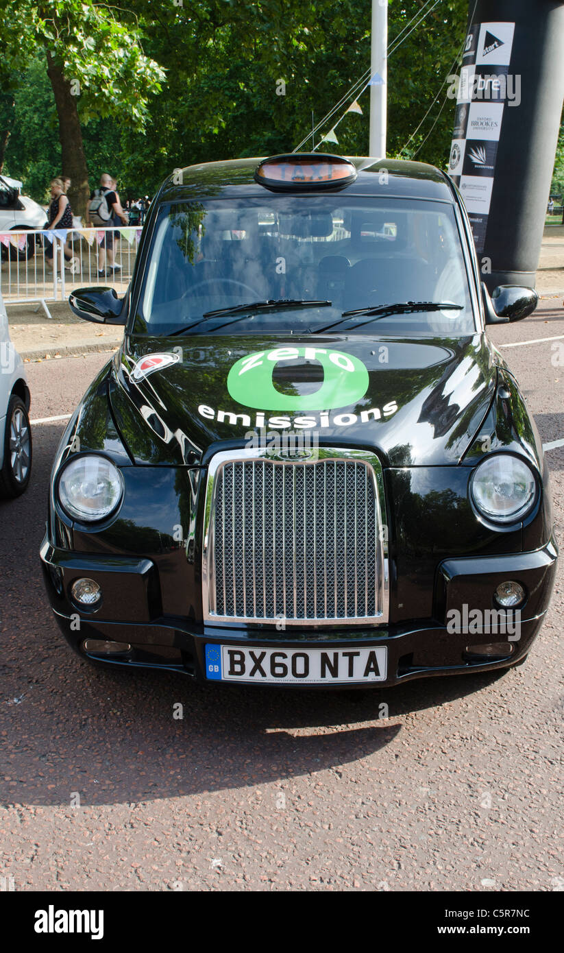 London fuel cell electric Taxi zero emissions Bridgestone Eco rally in The Mall London Stock Photo
