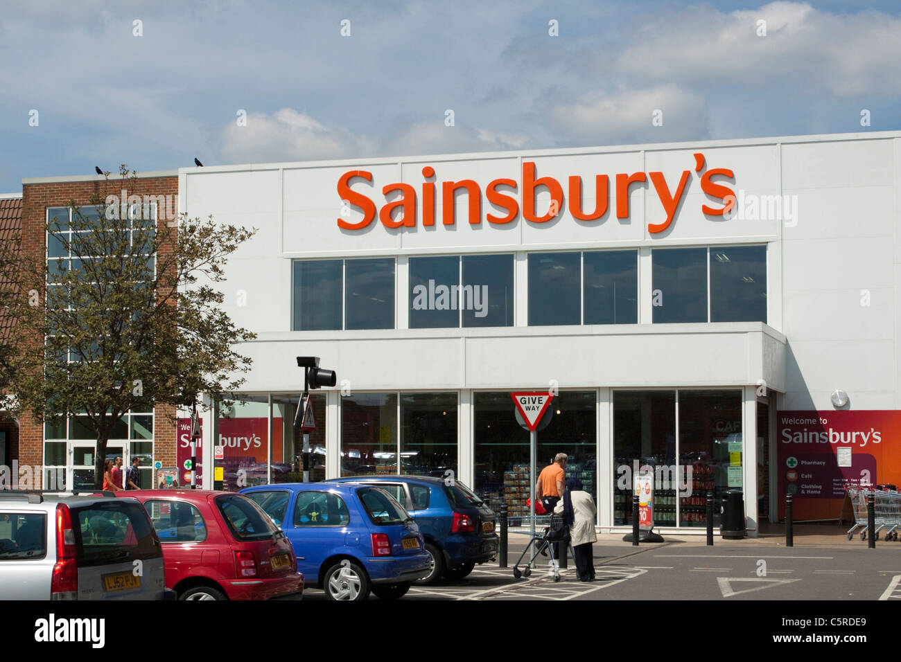 Supermarket Sainsburys High Resolution Stock Photography and Images Alamy