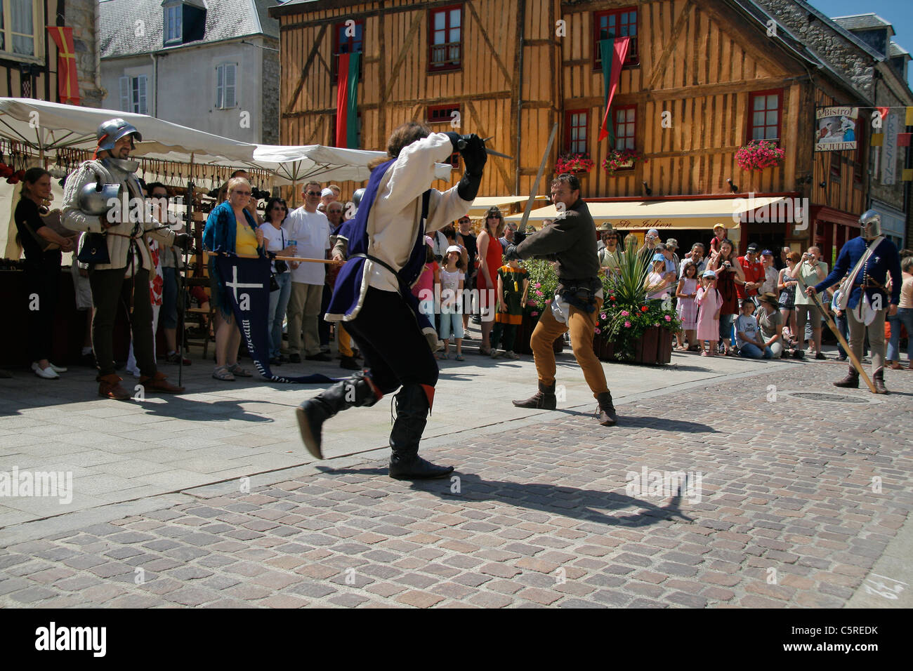 Sword fighting hires stock photography and images Alamy
